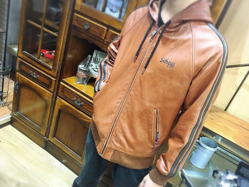 トップスのジャケット