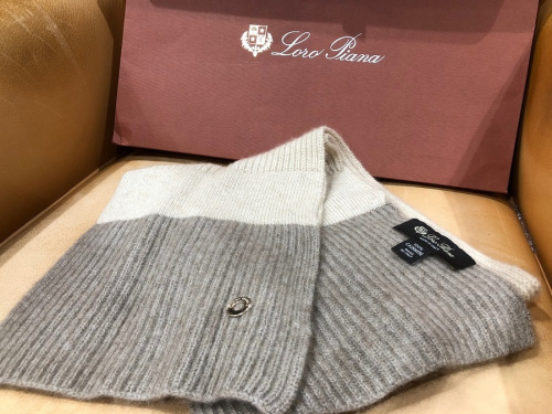Loro Pianaの武蔵野市 小金井市 国分寺市 杉並区 ブランドマフラー 販売 買取