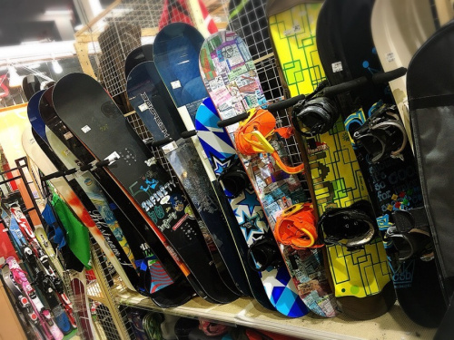 スノーボードの武蔵野市 小金井市 国分寺市 杉並区 中古 スキー スノボー スノーボード 買取 販売