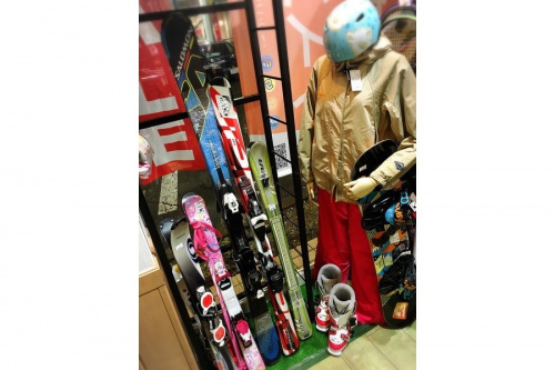 武蔵野市 小金井市 国分寺市 杉並区 中古 スキー スノボー スノーボード 買取 販売の武蔵野市 小金井市 国分寺市 小平市 杉並区 中古 スキーウェア スノボウェア 販売 買取