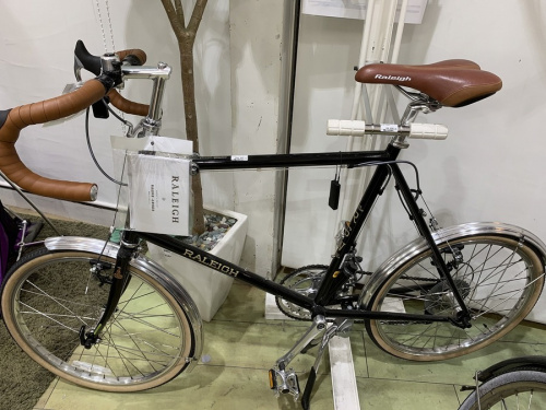 スポーツ用品の自転車