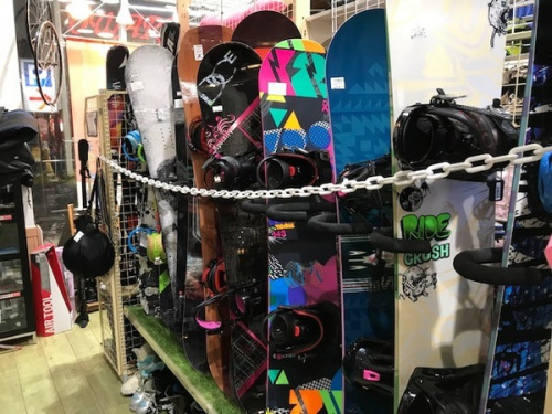 武蔵野市 小金井市 国分寺市 杉並区 中古 スキー スノボー スノーボード 買取 販売の武蔵野市 小金井市 国分寺市 小平市 杉並区 中古 スキーウェア スノボウェア 販売 買取