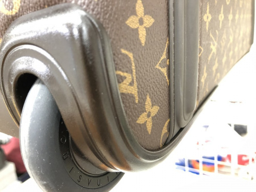ルイヴィトンのLOUIS VUITTON