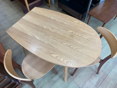 家具のダイニングテーブル Franc franc
