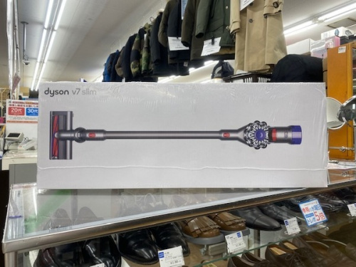 生活家電の掃除機 dyson ダイソン ステッククリーナー 高性能 高年式 未使用 V7 Slim
