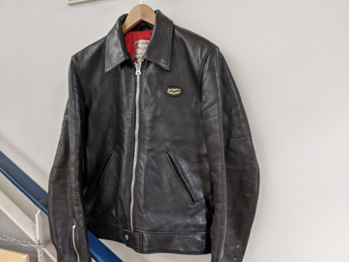 レザージャケットの花小金井衣類