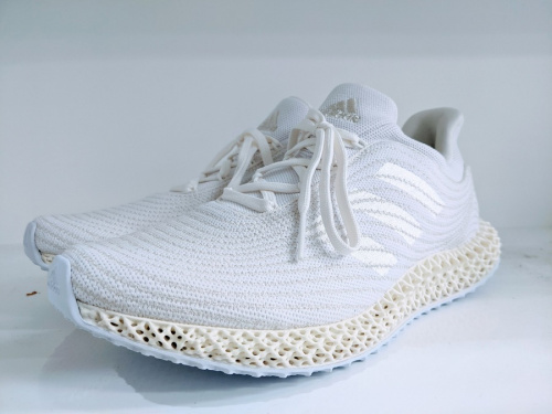 adidasのスニーカー
