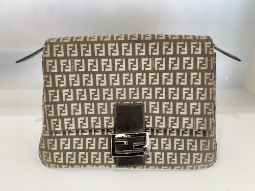 ハンドバッグのFENDI