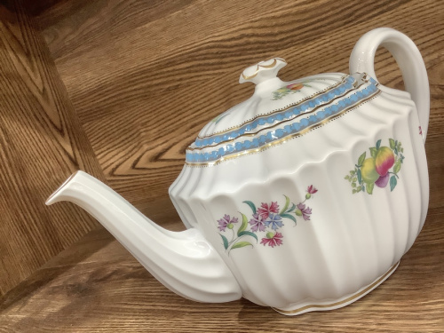 ティーポットの洋食器