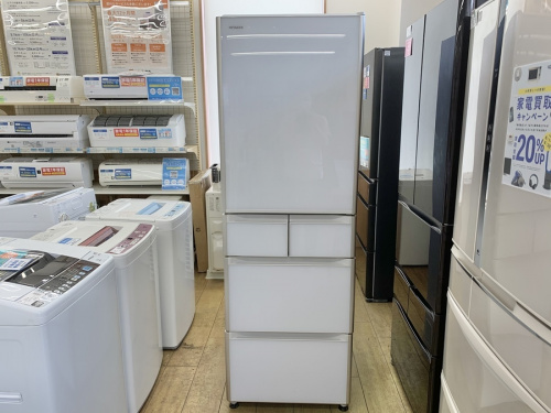 HITACHIの5ドア冷蔵庫