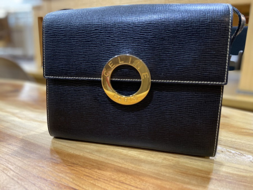 バッグのショルダーバッグ