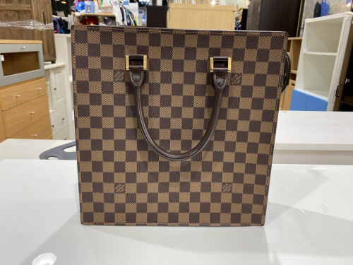 ハンドバッグのLOUIS VUITTON