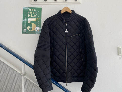 ダウンジャケットのMONCLER