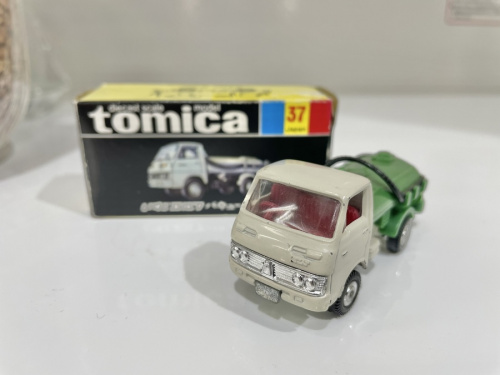 トミカのミニカー