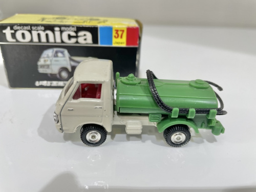ミニカーのTOMY
