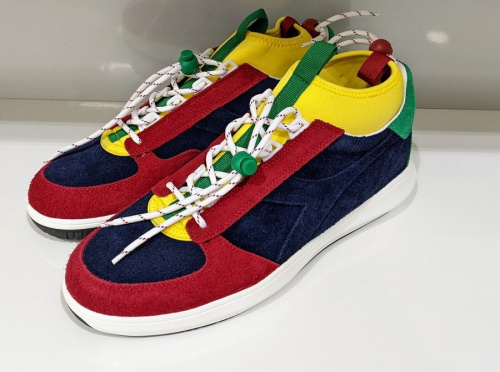 DIADORAのMAISON KITSUNE