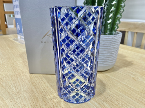 江戸切子花瓶のKAGAMI CRYSTAL