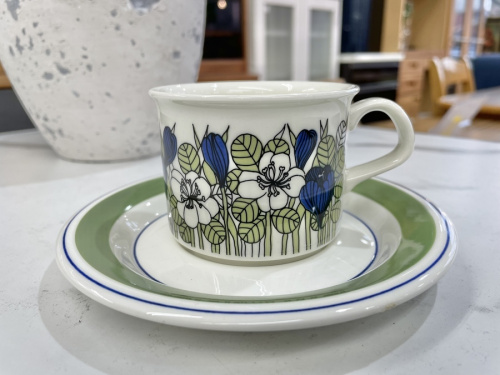 洋食器のマグカップ