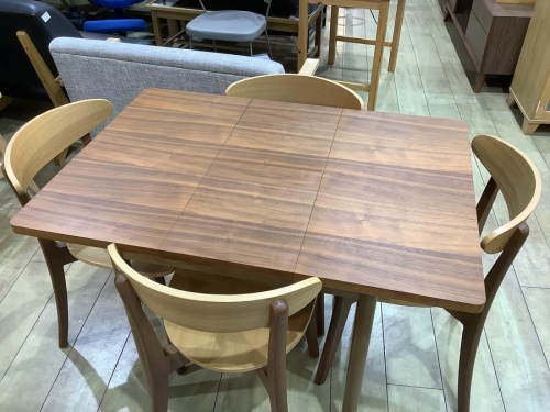 ダイニングの5点セット