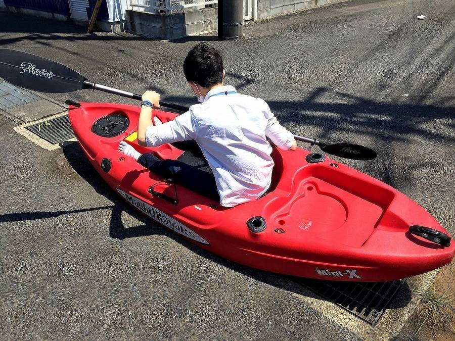 I bought a cheap kayak online and went out to the river