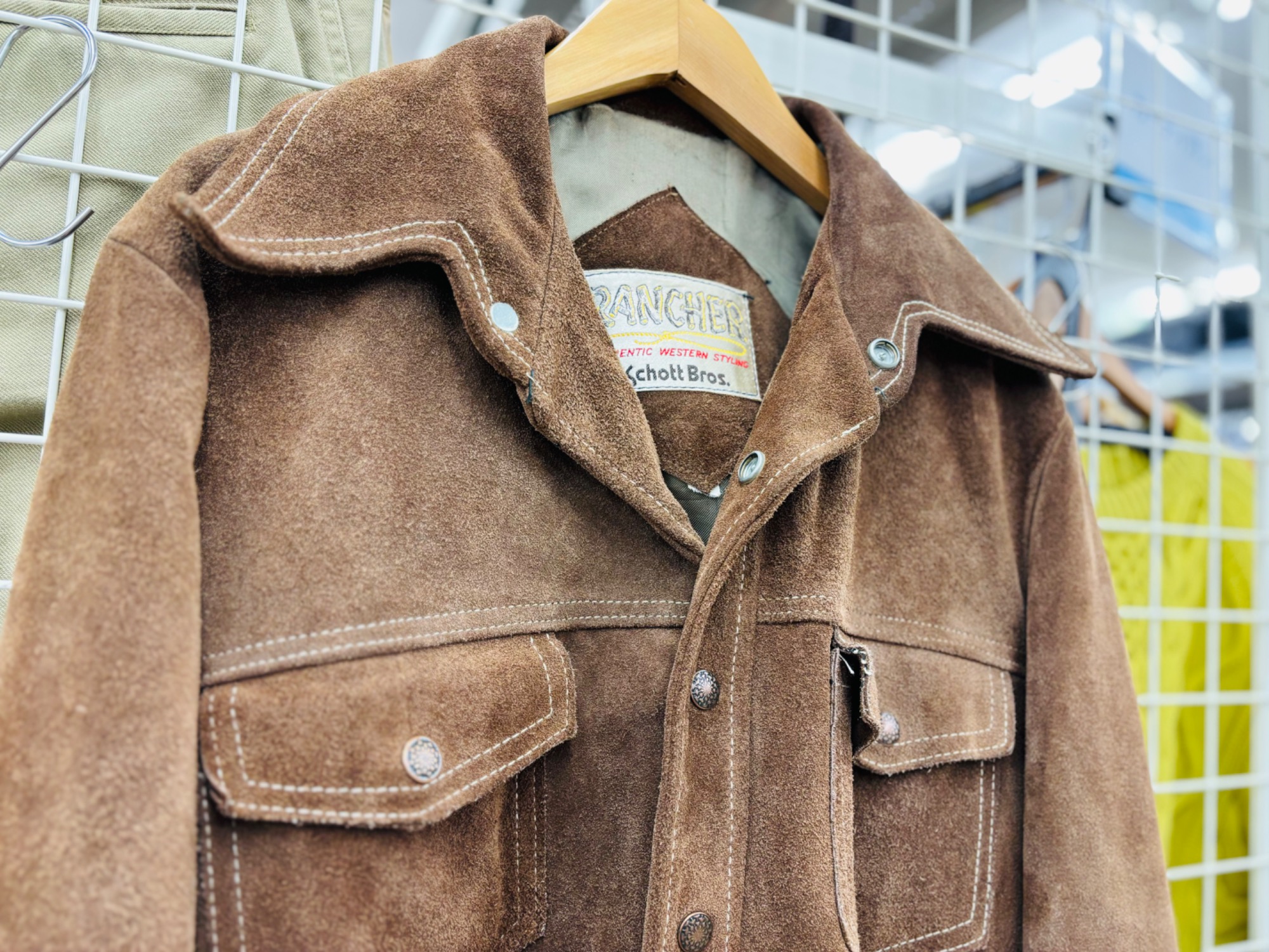 SCHOTT BROS. ヴィンテージスウェードジャケットのご紹介です!!｜2024