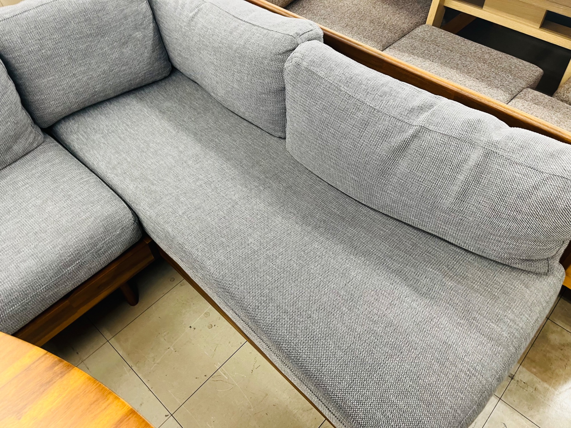unico/ウニコ】ソファーダイニング3点セットSWELLA買取入荷しま unico/ウニコ】ソファーダイニング3点セットSWELLA買取入荷しま