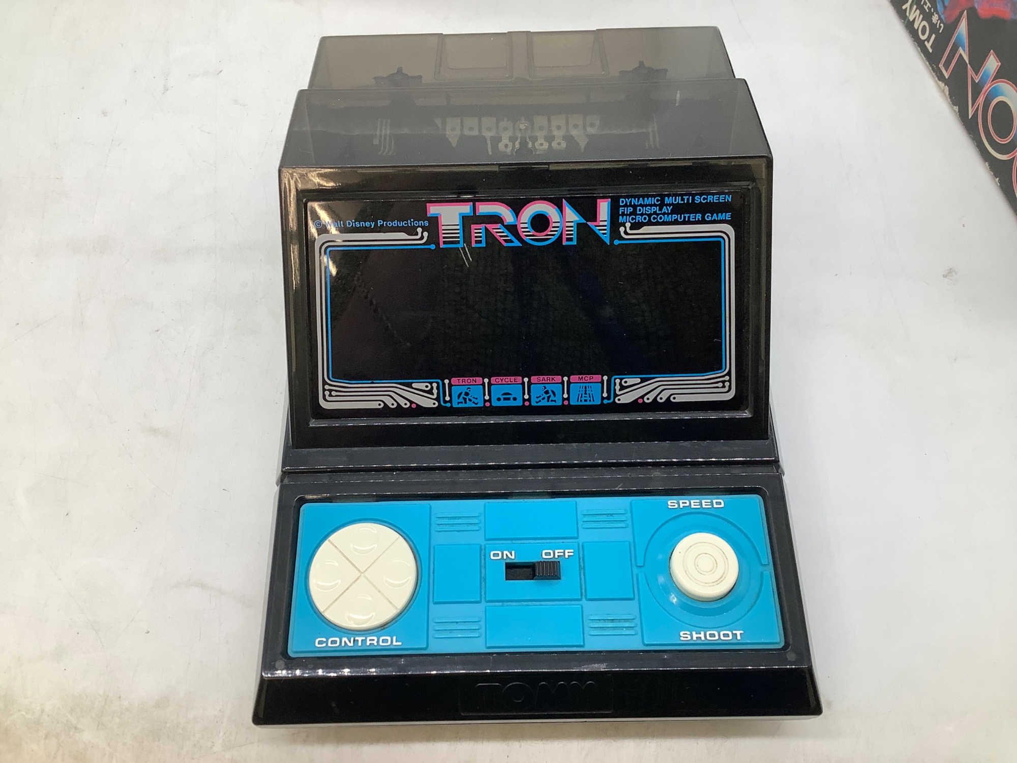 TOMY LSIゲーム　トロン TomyTronic Tron Box! - YouTube