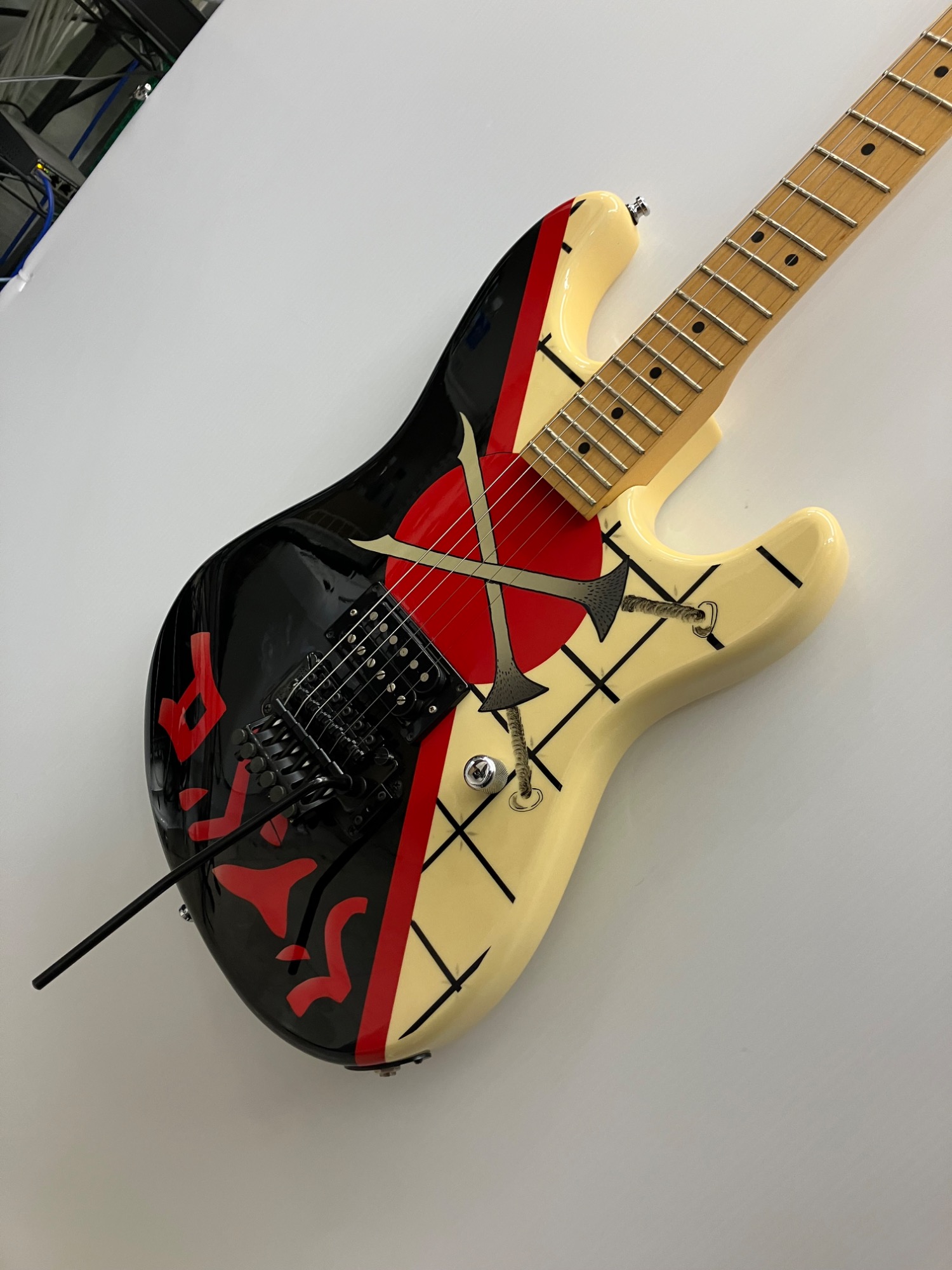 エレキギター「FERNANDES ST-120WM RATT Warren de Martini ロンドン