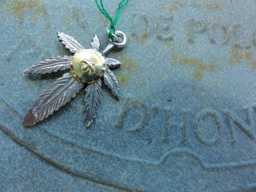 ブランド・ラグジュアリーのアクセサリー