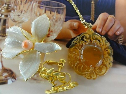 ブランド・ラグジュアリーのアクセサリー