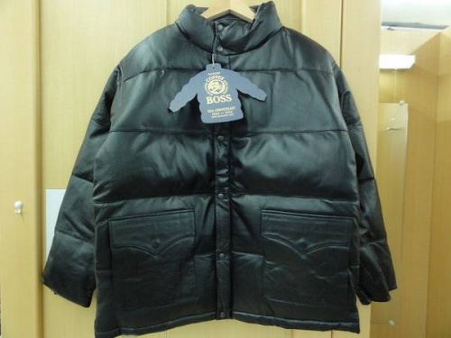 ボスのダウンジャケット
