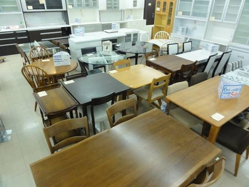 ダイニング5点セットのダイニング