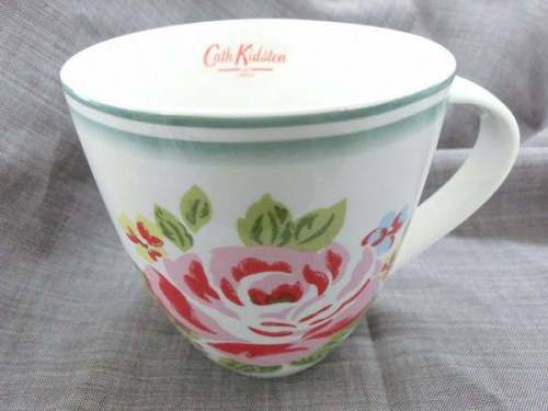 洋食器のマグカップ