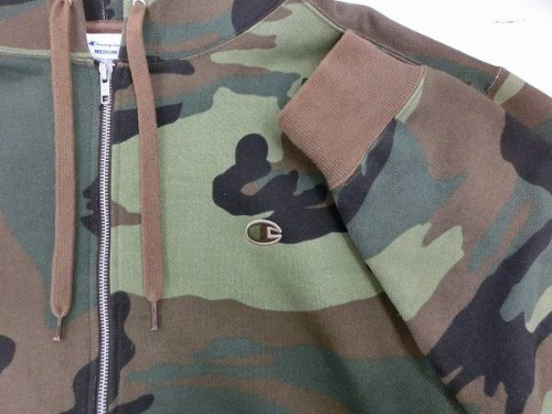 ジャケットのパーカー