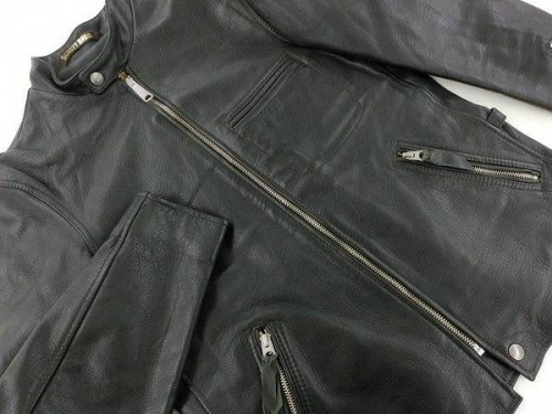 レザーのライダース