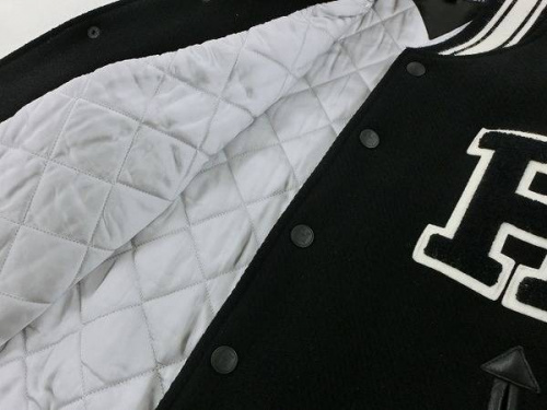 レザーのTOMMY HILFIGER