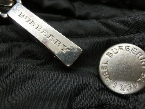 バーバリー(BURBERRY)のダウン