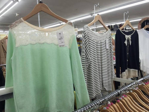 レディースファッションのアウトドアウェア