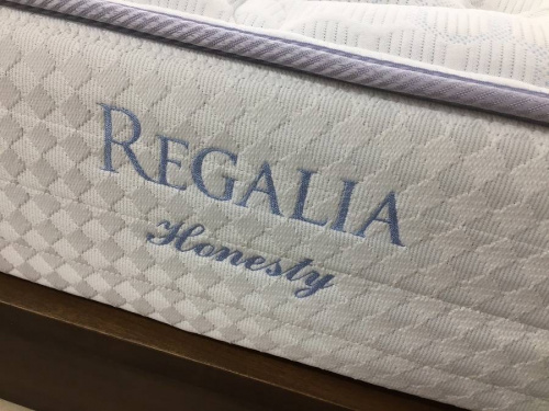 ベッドのラリー