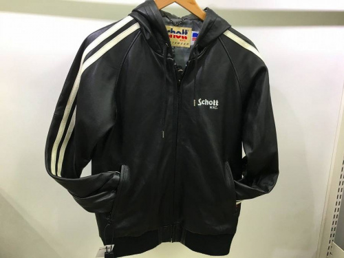 Schottのジャケット
