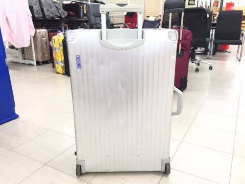 メンズファッションのRIMOWA