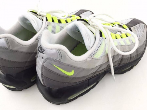 シューズのナイキ（NIKE）