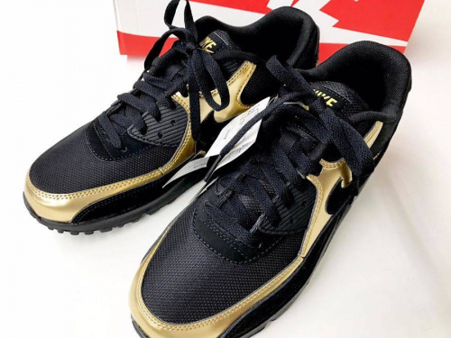 シューズのナイキ（NIKE）