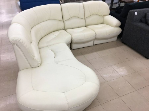 新生活のソファ