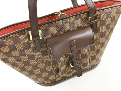 レディースファッションのバッグ