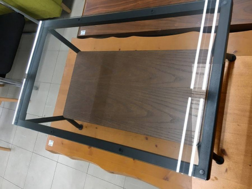 テーブルのFranc Franc