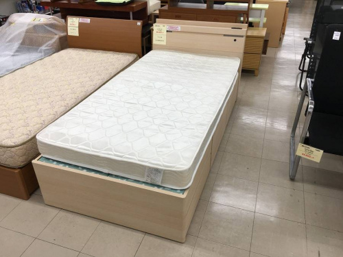 家具のベッド