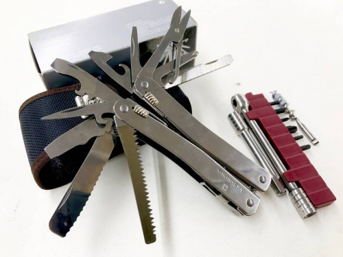 アウトドアのビクトリノックス（VICTORINOX）