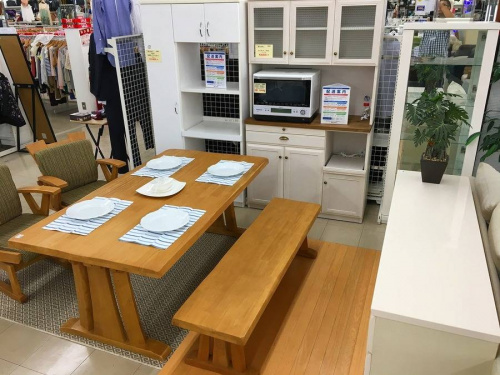 ダイニングのソファ