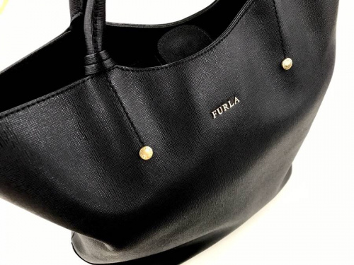 カジュアルバッグのFURLA